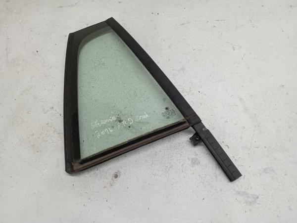 VITRE ARRIERE DROIT SKODA BREAK - Vue 1